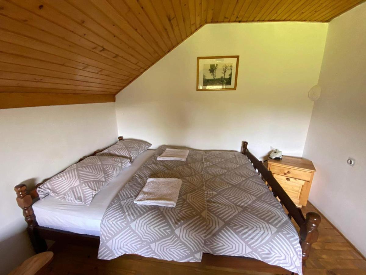 Mystic Forest Hostel Митровац Экстерьер фото