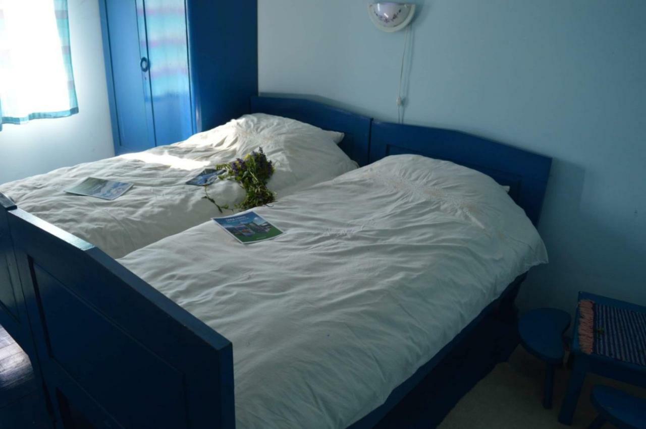Mystic Forest Hostel Митровац Экстерьер фото